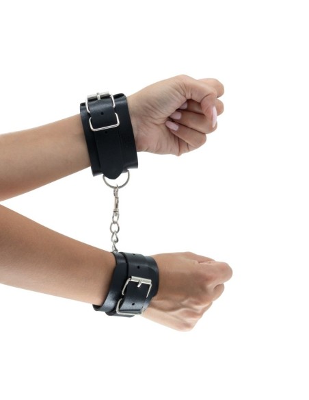 KIT BONDAGE PUNISHER CON 8 PEZZI CRUSHIO